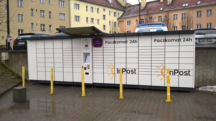 Paczkomat OLS05A Przy Centrum Handlowym Dekada