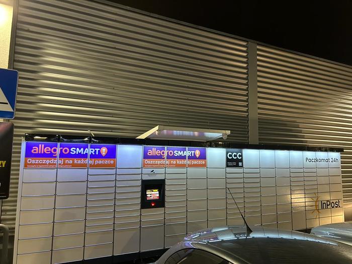 Paczkomat OLS05M przy Auchan