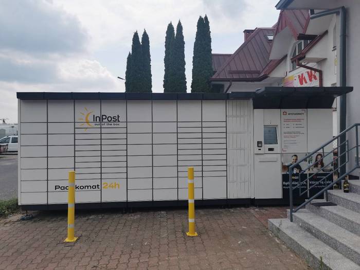 Parcel Locker OLS05W przy sklepie spożywczym ABC