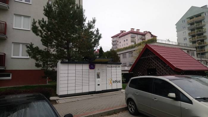 Paczkomat OLS27A Przy budynku mieszkalnym
