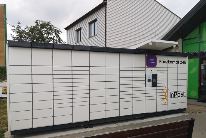 Paczkomat OLT01N Przy sklepie Delikatesy Centrum