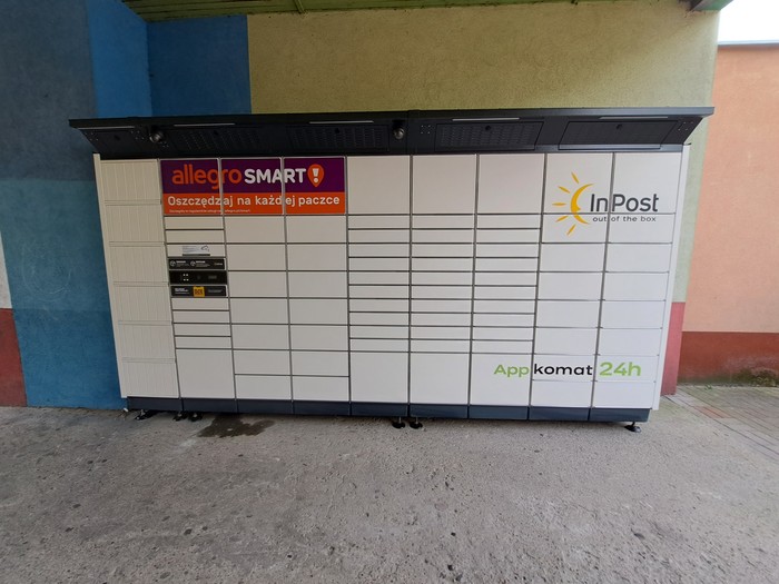 Paczkomat OLW04BAPP Przy klatce nr 64D
