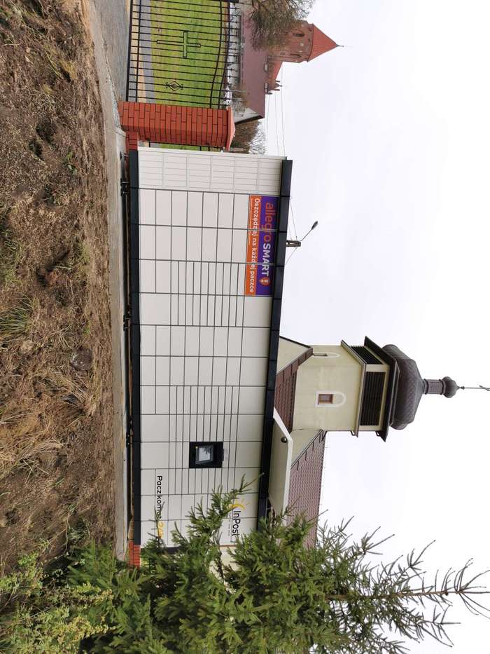 Paczkomat ONR04M przy posesji prywatnej