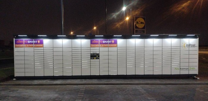 Paczkomat OPO07BAPP Na parkingu przy sklepie Lidl