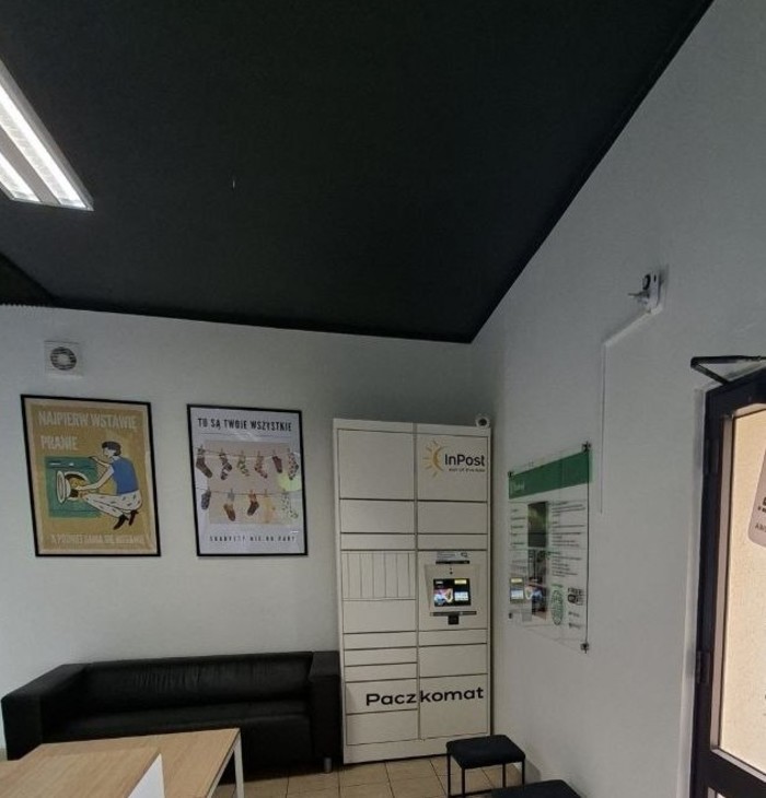 Paczkomat OPO07HP W pralni samoobsługowej