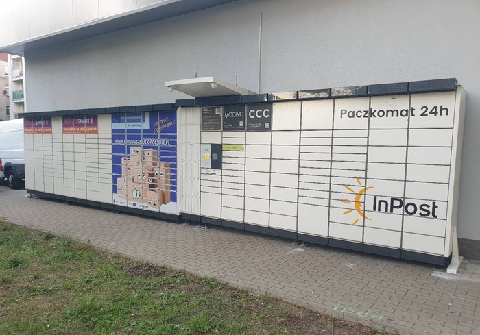 Paczkomat OPO11N Przy sklepie Tomi Markt