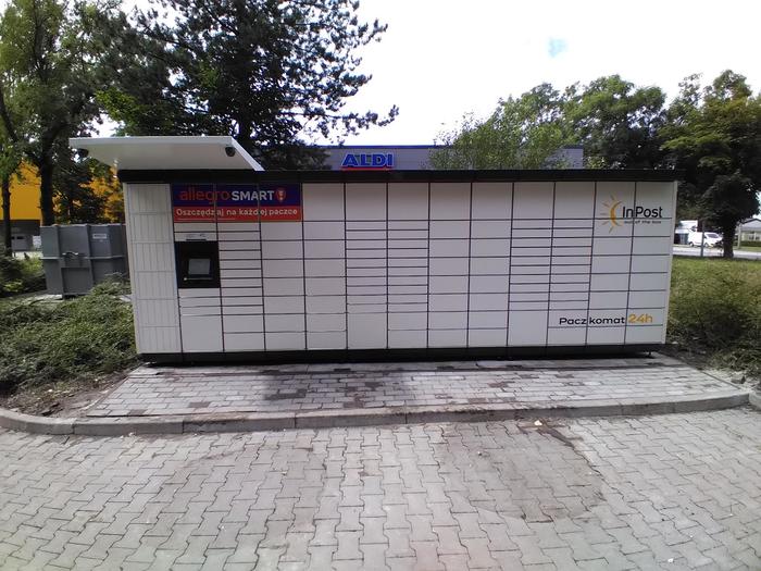Paczkomat OPO44M Za marketem Aldi