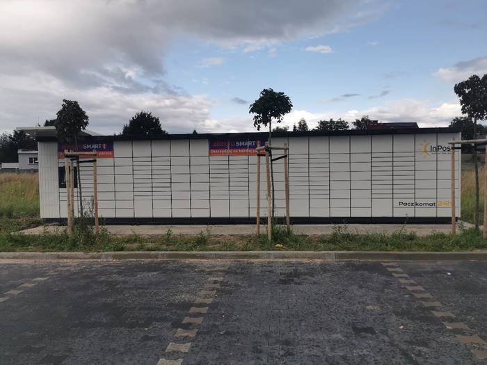 Paczkomat OPO49M Przy sklepie Tomi Markt