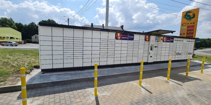 Paczkomat ORZ01A na parkingu sklepu Netto