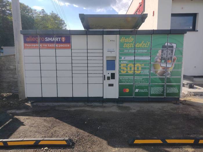 Paczkomat ORZ03A na parkingu Hurtowni Bram-Stall