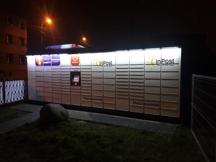 Paczkomat OSM08M Przy Szkole Języka Angielskiego i Matematyki (szachy)