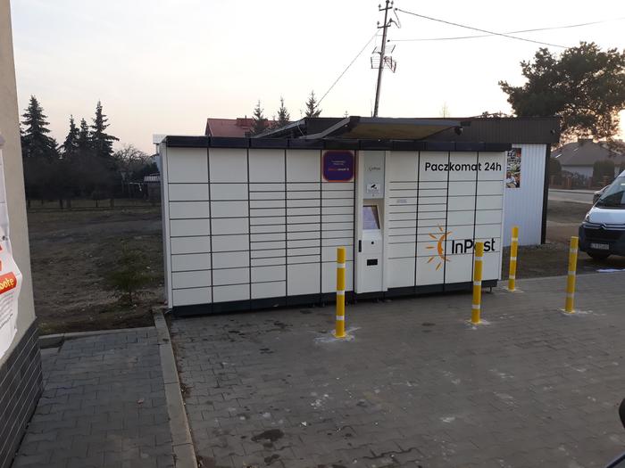 Parcel Locker OSS08A Na parkingu sklepu Delikatesy Centrum