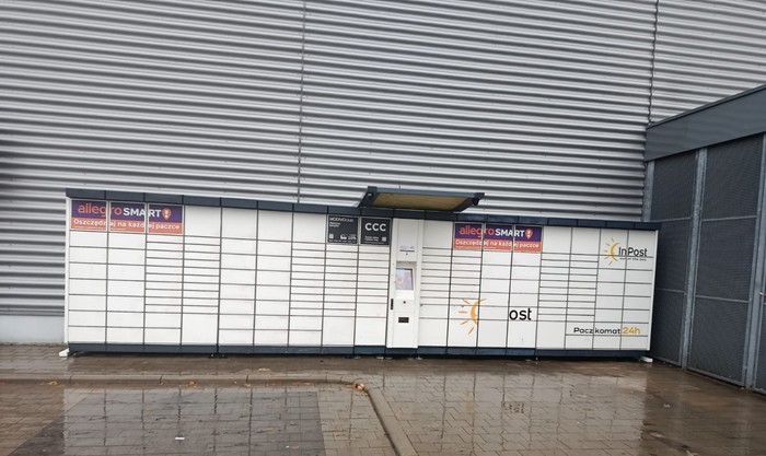 Paczkomat OSS10A Parking przed sklepem