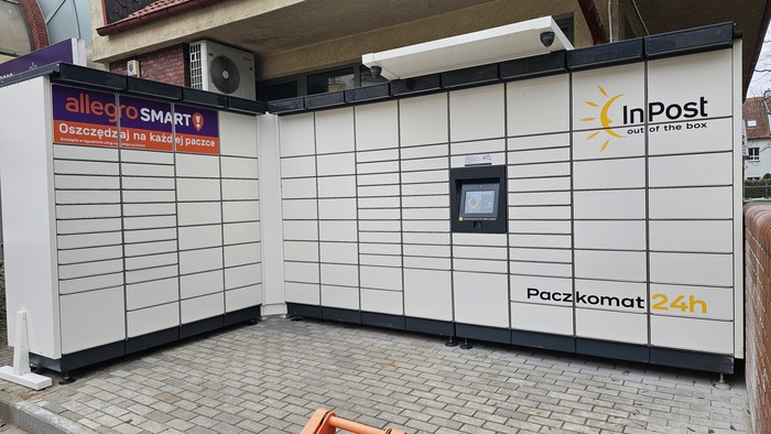 Paczkomat OST13M Przy Biurze Zarządzania Nieruchomościami
