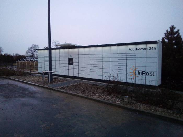 Parcel Locker OSW04M Obok sklepu Lidl