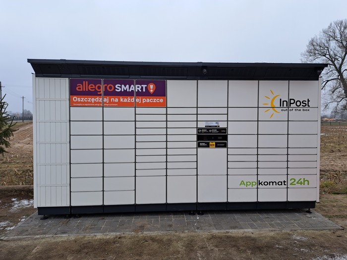Parcel Locker OSY01BAPP Na parkingu