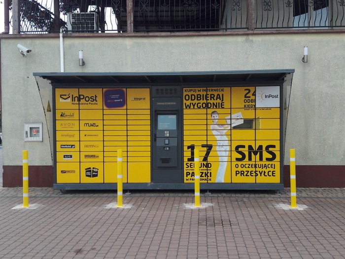 Paczkomat OTF01G BOCZNA ŚCIANA BUDYNKU nr 66