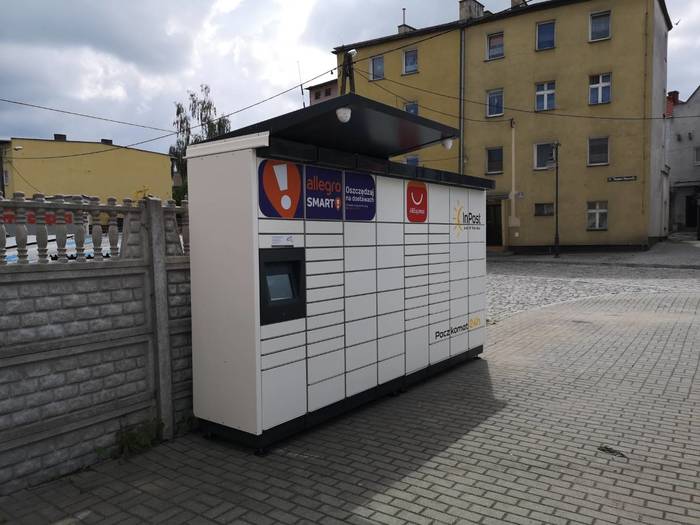 Paczkomat OTM01M Na placu przy Wieży Wróbla