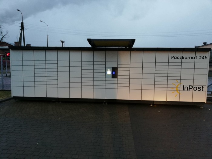 Paczkomat OTS01N Przy markecie Biedronka