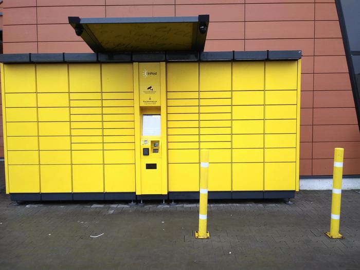 Parcel Locker OTS02A Przy Galerii Bursztynowej od strony ulicy Rodziny Ulmów