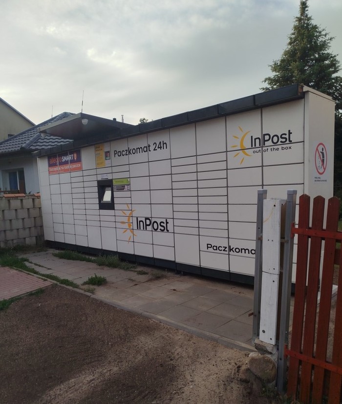 Paczkomat OTS03M Przy posesji prywatnej