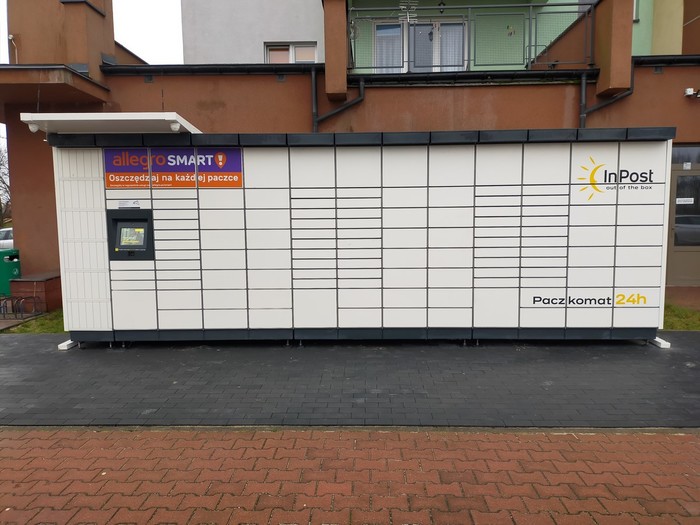 Paczkomat OTS15M Budynek mieszkaniowy