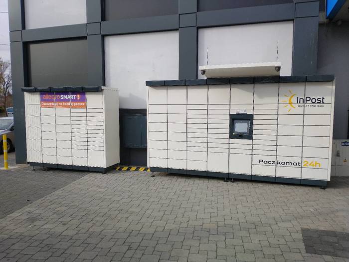 Paczkomat OTW15M Przy sklepie Pepco, od ulicy Staszica