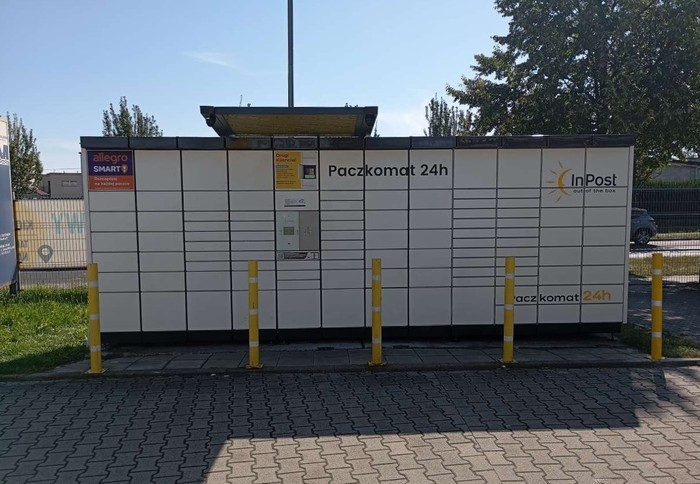Paczkomat OWI13N Na terenie Targowiska Miejskiego
