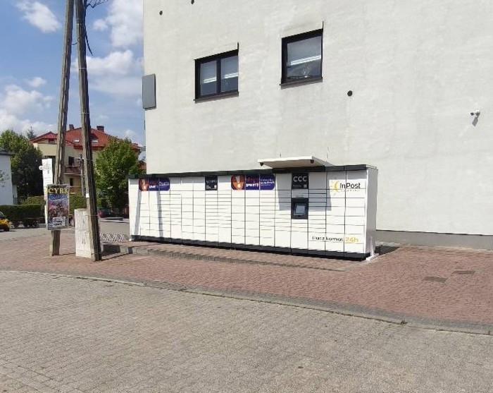 Paczkomat OWI20M parking przy Chacie Polskiej