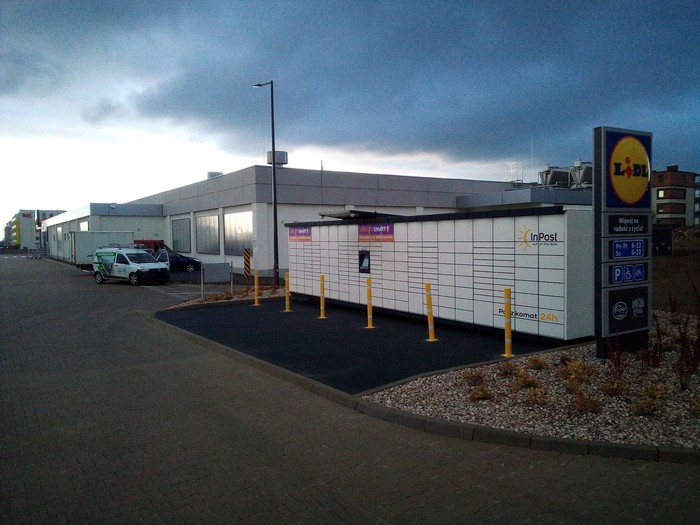 Paczkomat OWI22M parking Lidl