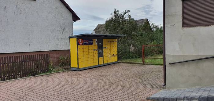 Paczkomat OXO01E Parking przy pizzerii
