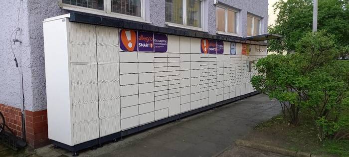 Paczkomat OZI02N Przy Administracji Opolskiej Spółdzielni Mieszkaniowej Przyszłość