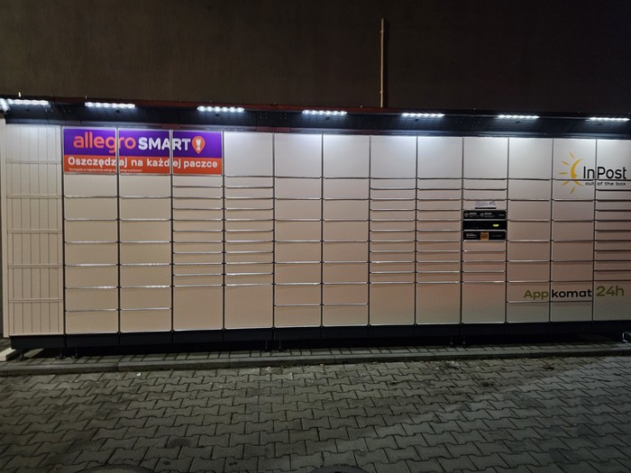 Paczkomat OZO02BAPP Za myjnią
