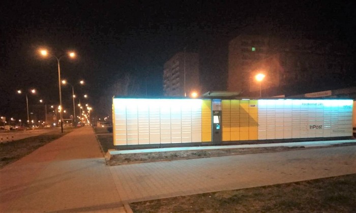 Paczkomat PAB01A Przy Centrum Handlowym Abart