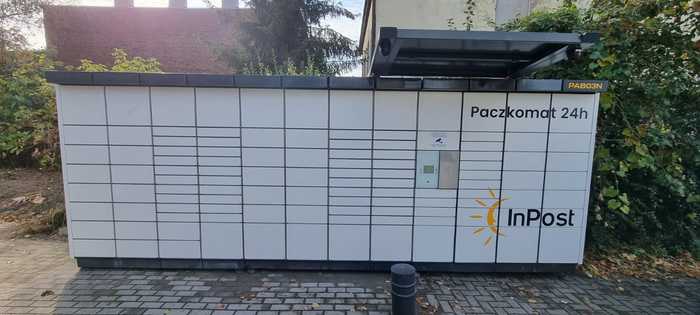 Paczkomat PAB03N Na parkingu przy Netto