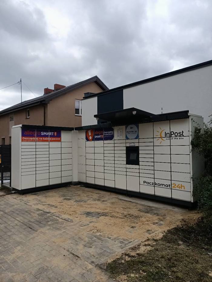 Paczkomat PAB15M Na posesji Bugaj 71 w Pabianicach