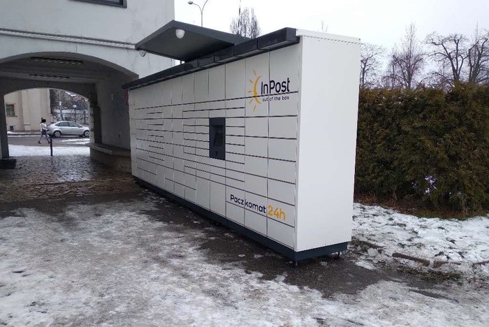 Parcel Locker PAB16M Parking przy salonie meblowym BRW