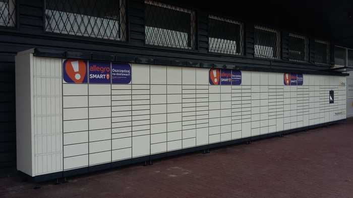 Paczkomat PAB20M Przy markecie Carrefour