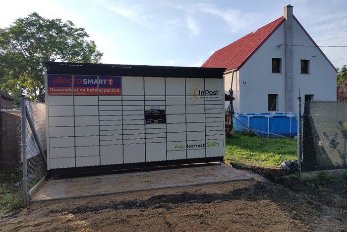 Paczkomat PAWT01BAPP Przy obiekcie mieszkaniowym.