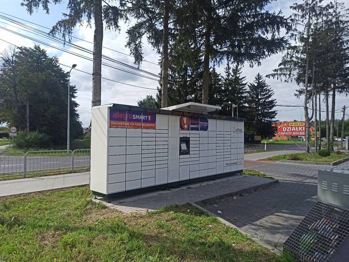 Paczkomat PAZ02M Na myjni samochodowej