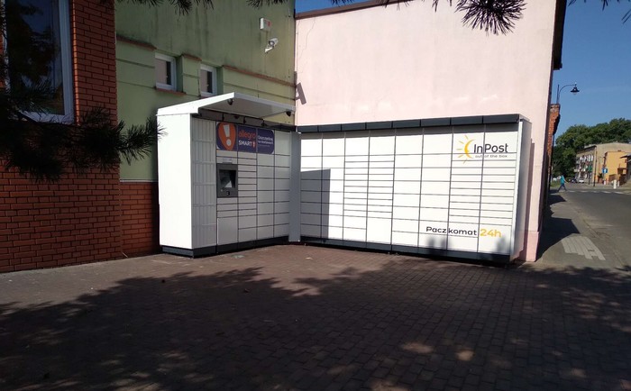 Paczkomat PDC02M Bank Spółdzielczy - dojście do paczkomatu od ul. Nowej