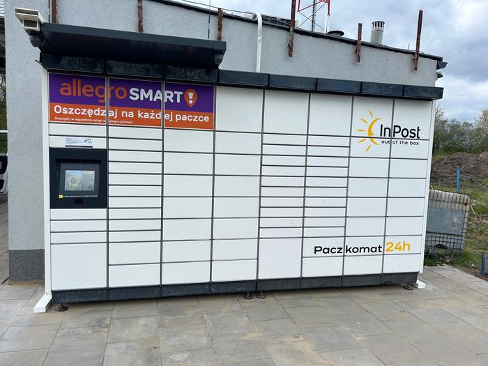 Parcel Locker PEN03M przy stacji paliw
