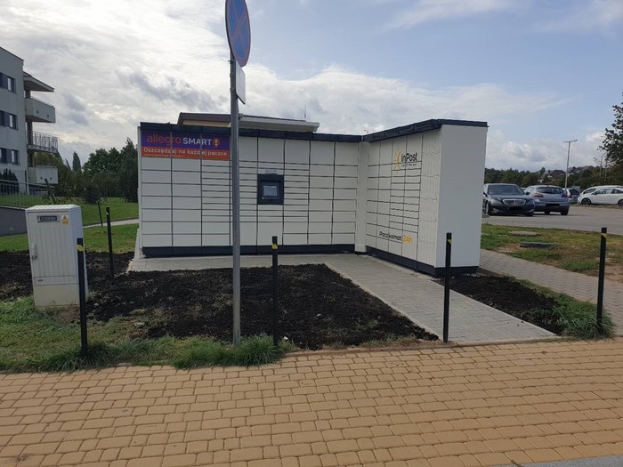 Paczkomat PGD21M Parking samochodowy