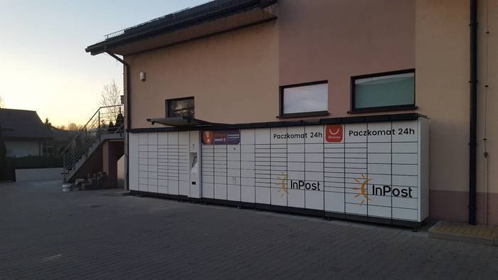 Paczkomat PII01A Przy sklepie Delikatesy Centrum