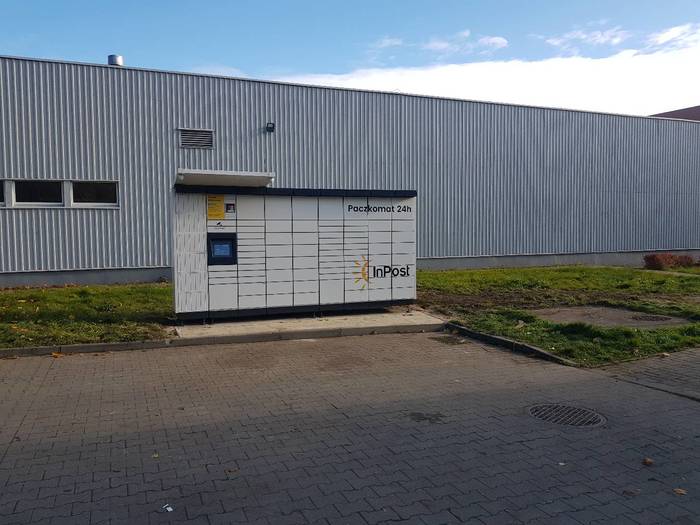 Parcel Locker PIL06M Przy salonie meblowym HERMES