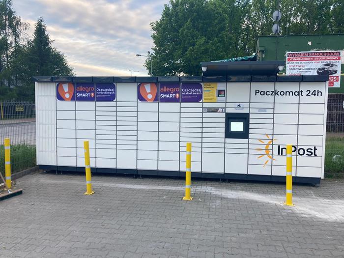 Paczkomat PIO04M Przy myjni samochodowej