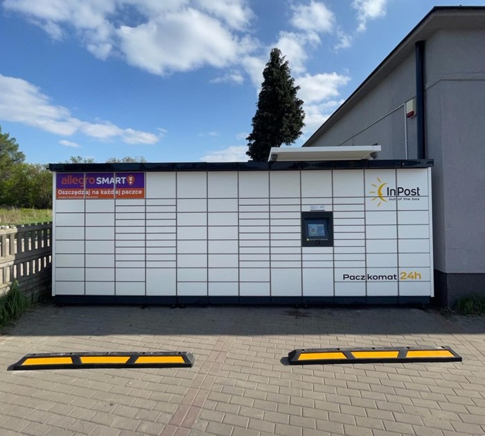 Parcel Locker PIO13M Na parkingu