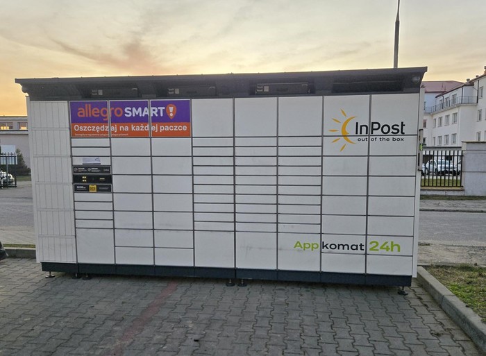 Paczkomat PLC02BAPP na stacji Baltica