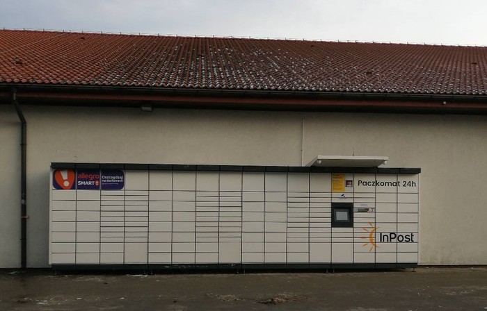Paczkomat PLC02M Przy sklepie Mila