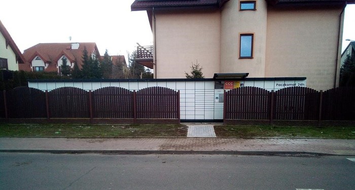 Parcel Locker PLC06N Na posesji nieruchomości Płock Patriotów 19